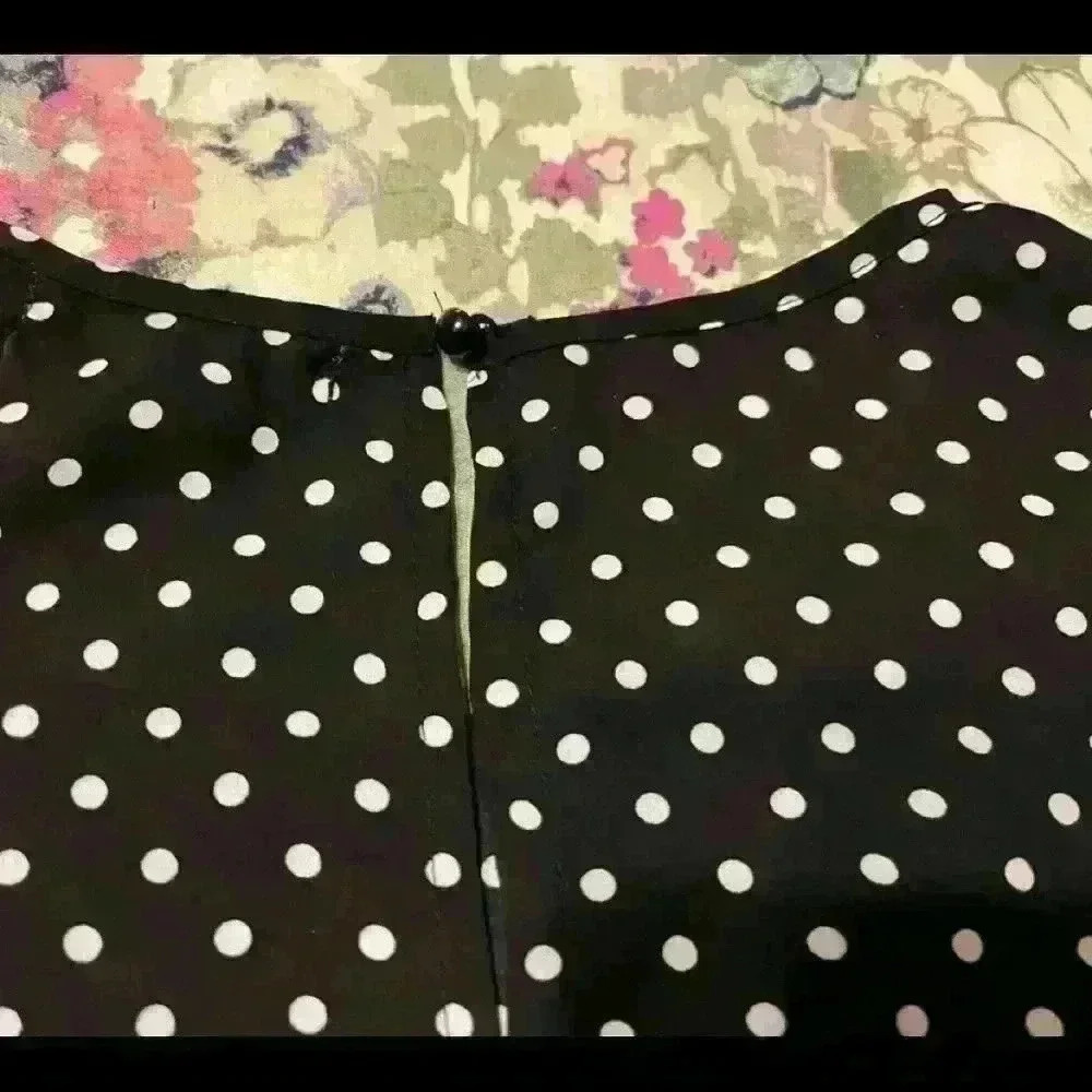 Suzy Shier Women blouse size L. In like new condition - Picture 5 of 7
